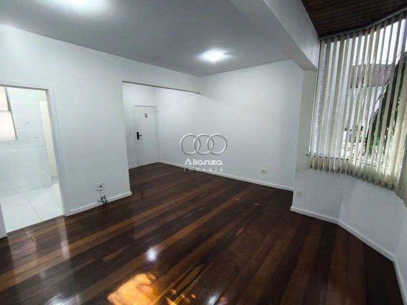 Apartamento com 3 quartos — Santo Antônio, Belo Horizonte