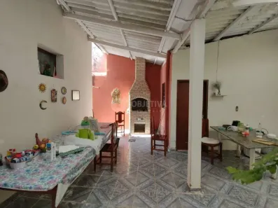 Casa com 5 Quartos para alugar, 323m² no Martins, Uberlândia