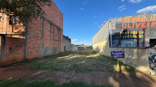 Lote/Terreno à venda, 250m² no Centro, Quadra