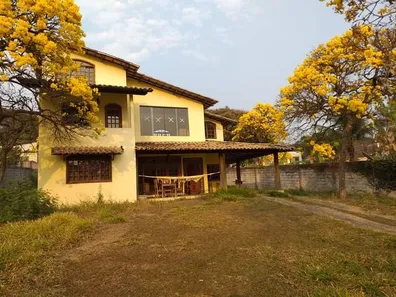 Sobrado com 4 Quartos à venda, 270m² no Bandeirantes (Pampulha), Belo Horizonte