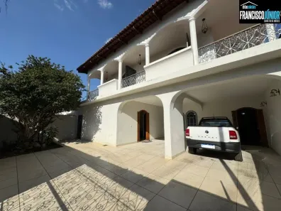 Sobrado com 4 Quartos à venda, 390m² no Setor Coimbra, Goiânia