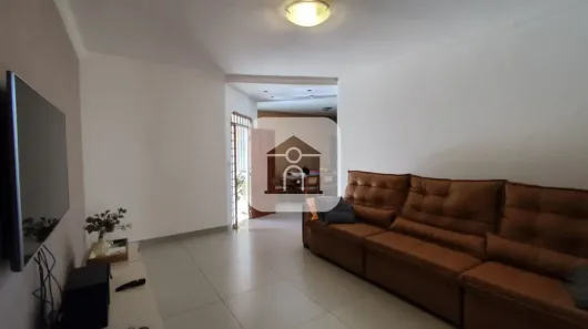 Casa com 3 Quartos à venda, 250m² no Jardim Karaíba, Uberlândia