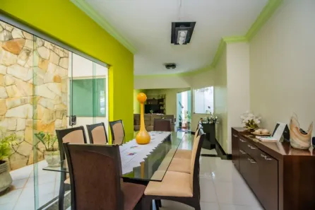 Casa com 3 Quartos à venda, 200m² no Residencial Gramado, Uberlândia