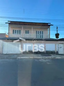 Sobrado com 4 Quartos à venda, 248m² no Setor Garavelo, Goiânia