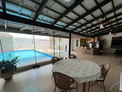 Casa com 4 Quartos à venda, 309m² no Jardim Universitário, Cuiabá