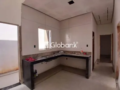 Casa com 3 Quartos à venda, 75m² no Novo Delfino, Montes Claros