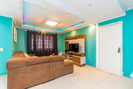 Sobrado com 4 Quartos à venda, 165m² no Novo Mundo, Curitiba