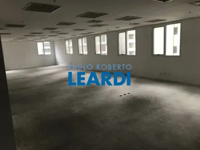 Sala Comercial para alugar, 140m² no Indianópolis, São Paulo