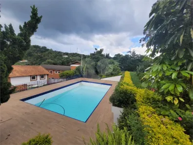 Casa de Condomínio com 3 Quartos para alugar, 250m² no Caraguatá, Mairiporã