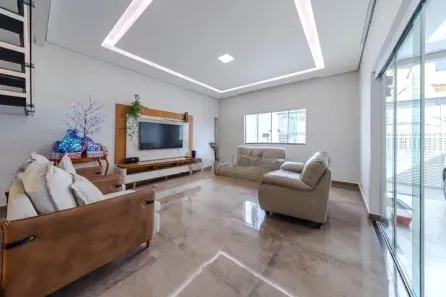 Sobrado com 4 Quartos à venda, 216m² no Candangolândia, Brasília