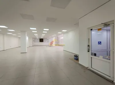 Sala Comercial para alugar, 347m² no Centro, Divinópolis