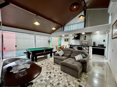 Casa com 4 Quartos à venda, 250m² no Saguaçu, Joinville