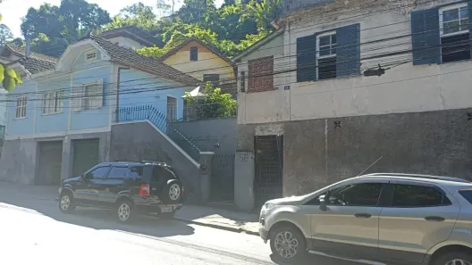 Casa com 2 Quartos à venda, 1800m² no Mosela, Petrópolis