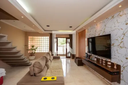 Casa com 3 Quartos à venda, 205m² no Parque Panamericano, São Paulo