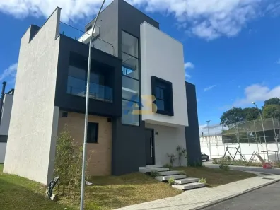 Sobrado com 3 Quartos à venda, 194m² no Santa Cândida, Curitiba