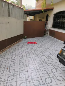 Sobrado com 3 Quartos à venda, 170m² no Jardim das Acacias, Santa Isabel
