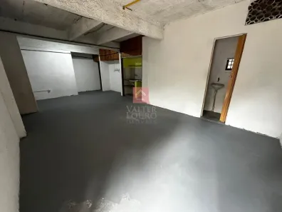 Galpão/Depósito/Armazém com 2 Quartos para alugar, 60m² no Morin, Petrópolis