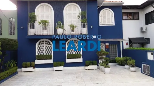 Sobrado com 6 Quartos para alugar, 234m² no Indianópolis, São Paulo