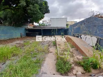 Lote/Terreno para alugar, 300m² no Centro, Montes Claros
