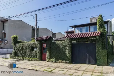 Casa com 3 Quartos à venda, 235m² no Guarujá, Porto Alegre