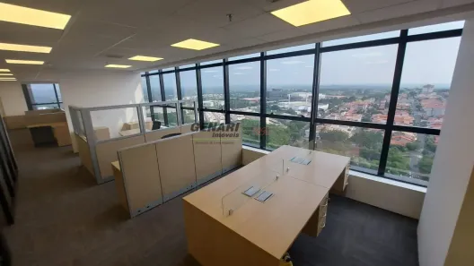 Sala Comercial para alugar, 322m² no Vila Homero, Indaiatuba