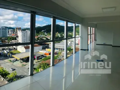 Sala Comercial para alugar, 90m² no Centro, Joinville