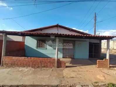 Casa com 2 Quartos para alugar, 97m² no Santo Antônio, Teresina