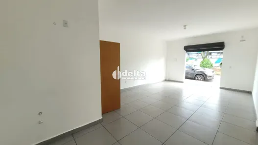 Ponto Comercial para alugar, 38m² no Jardim Holanda, Uberlândia