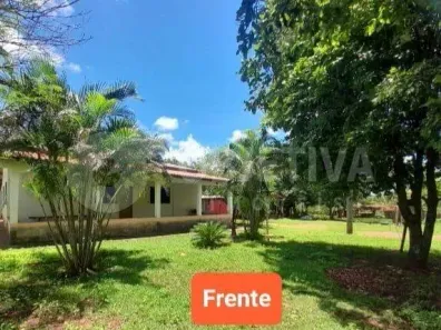 Fazenda/Sítio com 3 Quartos à venda, 180m² no Área Rural de Uberlândia, Uberlândia