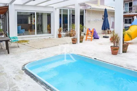 Casa com 5 Quartos à venda, 450m² no Lagoa da Conceição, Florianópolis