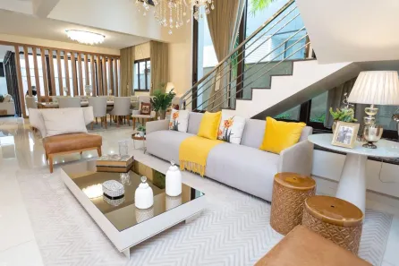 Sobrado com 4 Quartos à venda, 351m² no Jardins Madri, Goiânia