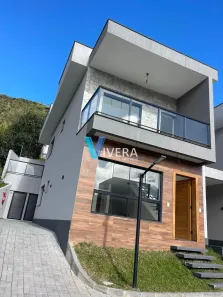 Casa com 3 Quartos à venda, 131m² no Golfe, Teresópolis