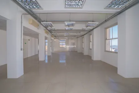 Sala Comercial para alugar, 684m² no Niterói, Canoas