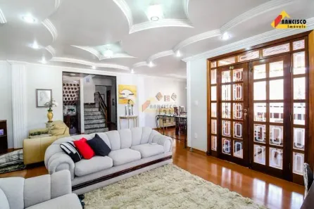 Casa com 3 Quartos à venda, 599m² no Vila Belo Horizonte, Divinópolis
