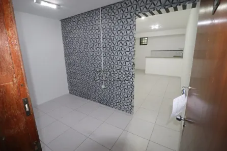 Sala Comercial para alugar, 61m² no Jardim Londrilar, Londrina