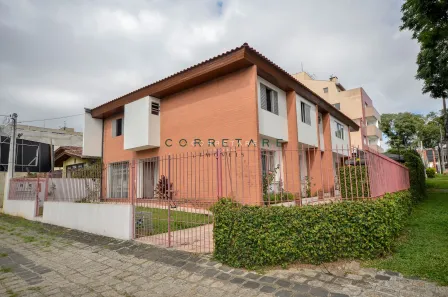 Casa com 4 Quartos à venda, 409m² no Água Verde, Curitiba