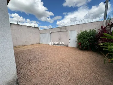 Casa com 2 Quartos à venda, 65m² no Shopping Park, Uberlândia