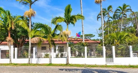 Casa com 3 Quartos à venda, 212m² no Armação, Penha