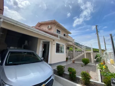 Casa com 5 Quartos à venda, 160m² no Madri, Palhoça