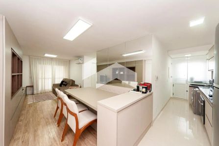 Apartamento com 2 Quartos à venda, 76m² no Centro, Curitiba
