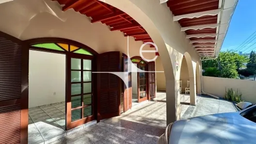 Casa com 3 Quartos para alugar, 200m² no Trindade, Florianópolis
