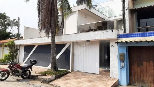 Casa com 7 Quartos à venda, 340m² no Piratininga, Niterói