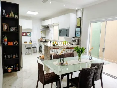Casa com 3 Quartos à venda, 156m² no Presidente Roosevelt, Uberlândia