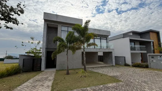 Casa de Condomínio com 5 Quartos para alugar, 440m² no São Pedro, Juiz de Fora