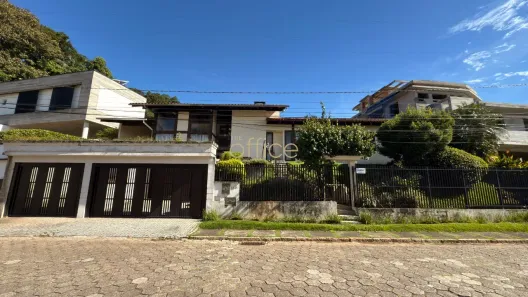 Casa com 4 Quartos à venda, 357m² no Saguaçu, Joinville