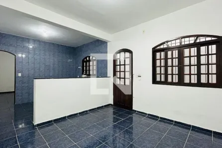 Casa com 2 Quartos para alugar, 105m² no Jardim Presidente Dutra, Guarulhos
