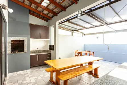 Casa de Condomínio com 4 Quartos à venda, 193m² no Jardim das Américas, Curitiba