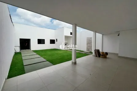 Casa com 3 Quartos à venda, 130m² no Laranjeiras, Uberlândia