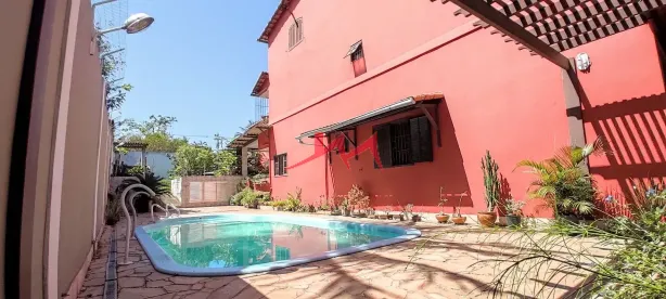 Casa com 3 Quartos à venda, 450m² no Laranjal, São Gonçalo