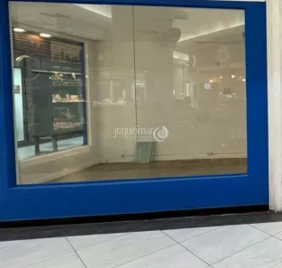 Sala Comercial para venda ou aluguel, 15m² no Pitangueiras, Guarujá